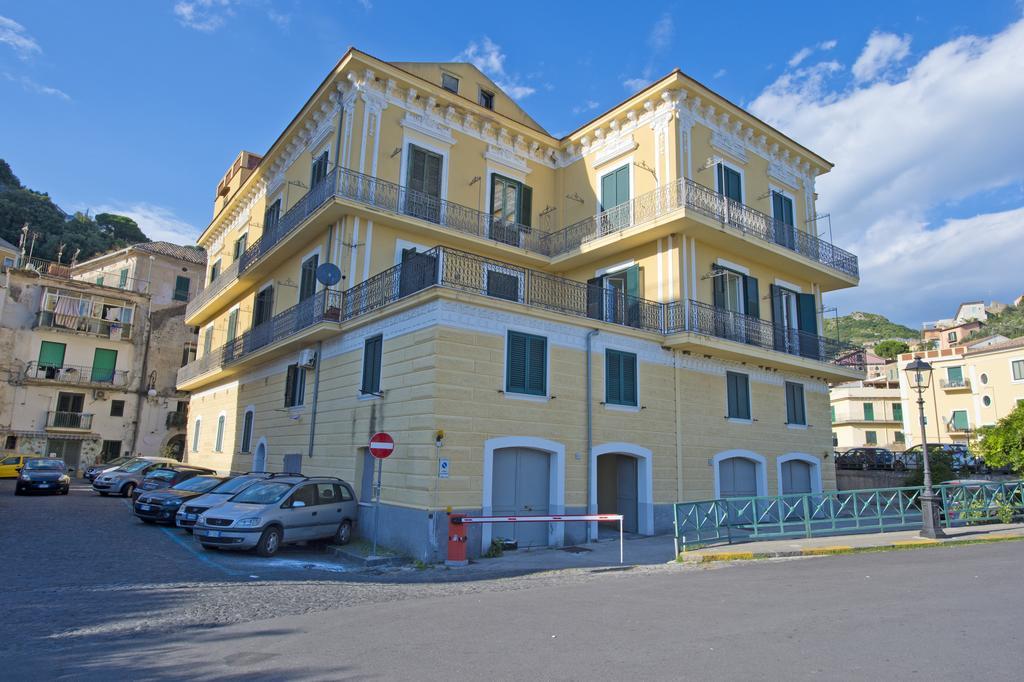 Palazzo Della Monica Apartment Vietri Ruang foto