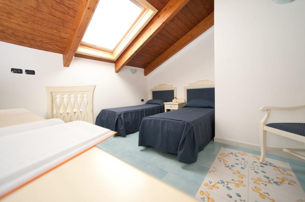 Palazzo Della Monica Apartment Vietri Ruang foto