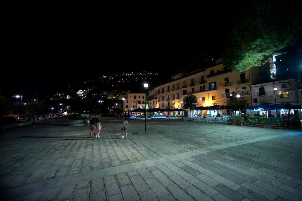 Palazzo Della Monica Apartment Vietri Bagian luar foto